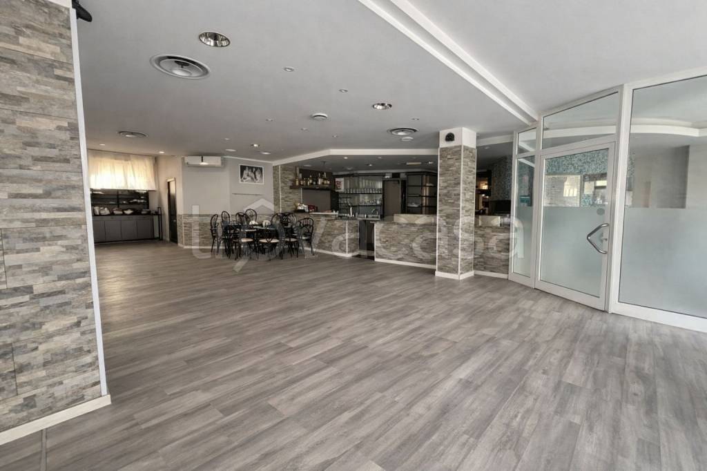 negozio in vendita a Como