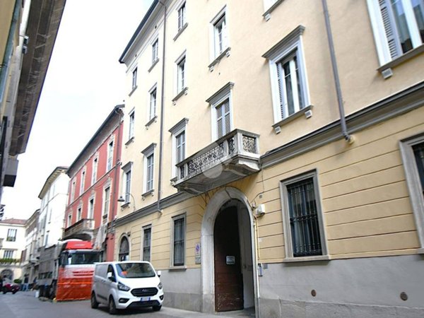 appartamento in vendita a Como in zona Como Centro