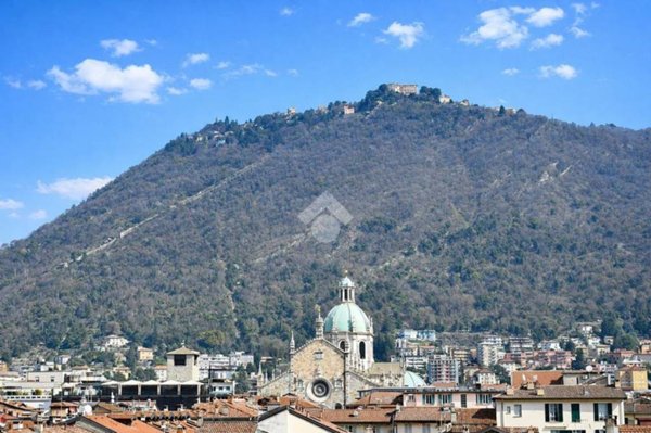 appartamento in vendita a Como in zona Piazza Volta