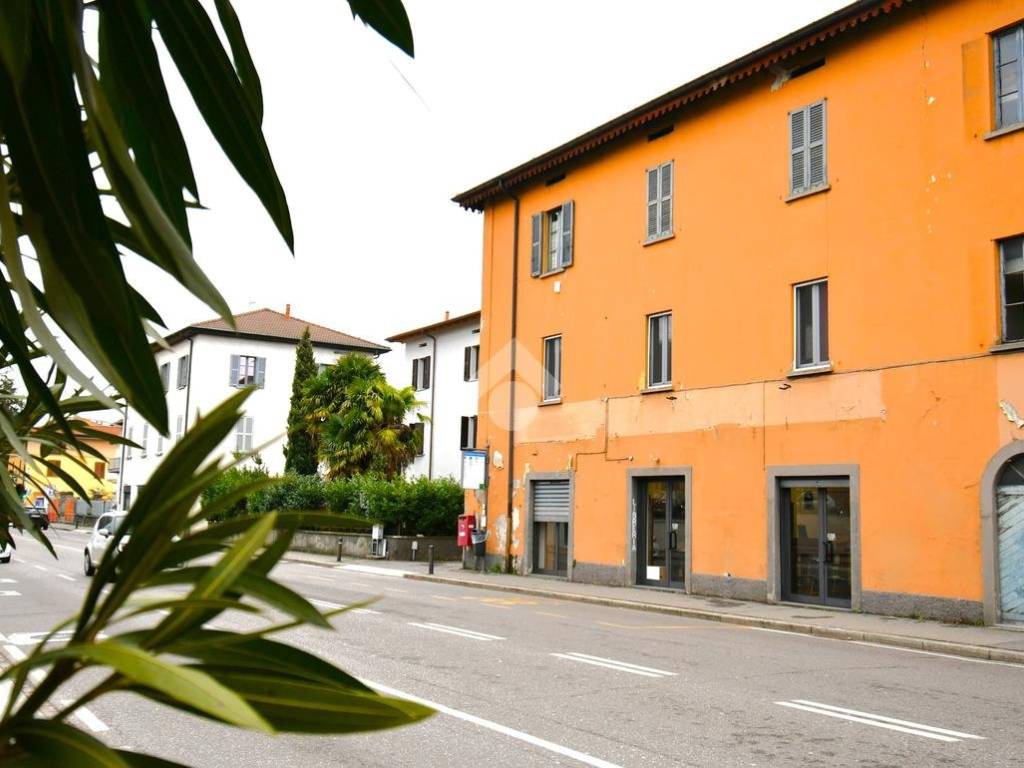 negozio in vendita a Como in zona Camerlata