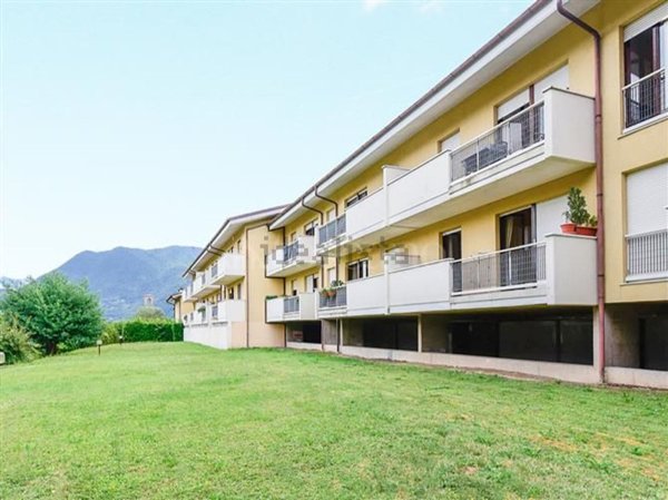 appartamento in vendita a Como in zona Tavernola