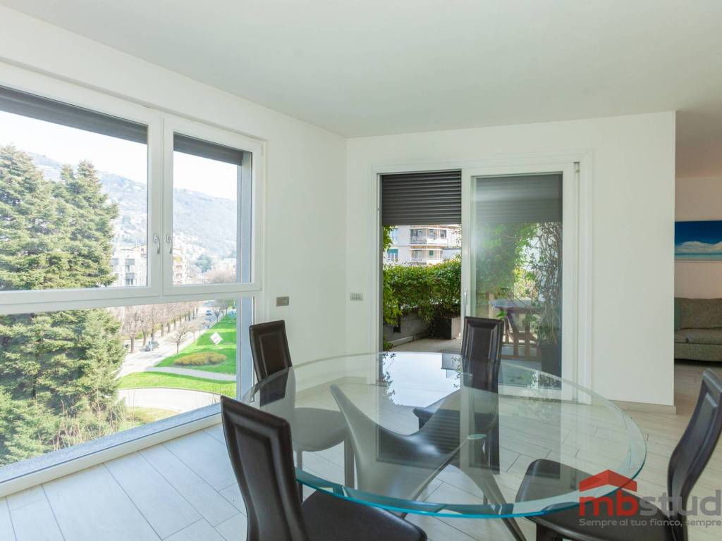 appartamento in vendita a Como in zona Borghi