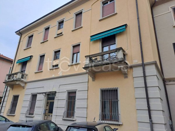 appartamento in vendita a Como in zona Borghi