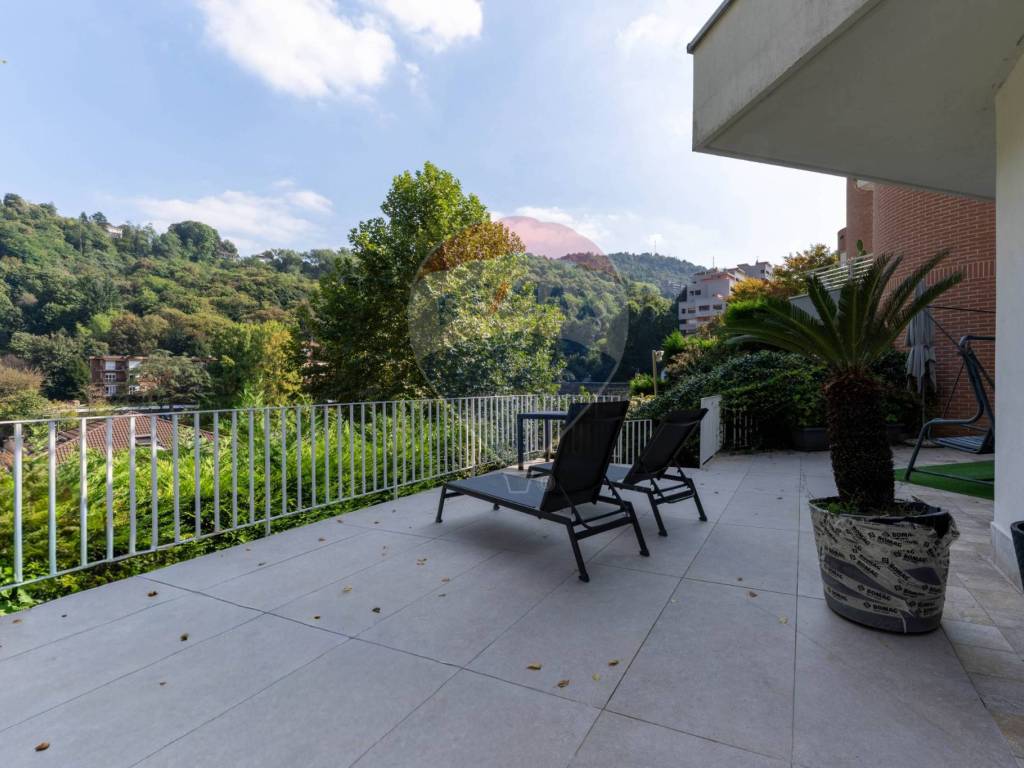 casa indipendente in vendita a Como in zona Lora