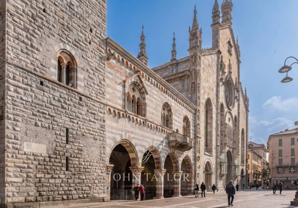 appartamento in vendita a Como in zona Como Centro