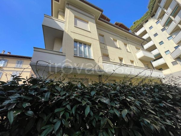 appartamento in vendita a Como in zona Borghi