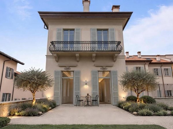 appartamento in vendita a Como in zona Como Centro