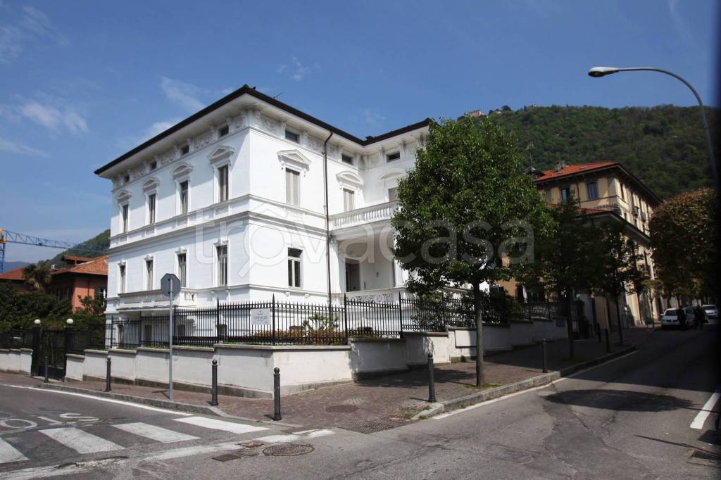 negozio in vendita a Como in zona Valduce