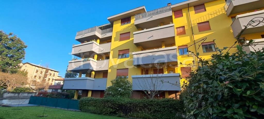 appartamento in vendita a Como in zona Rebbio