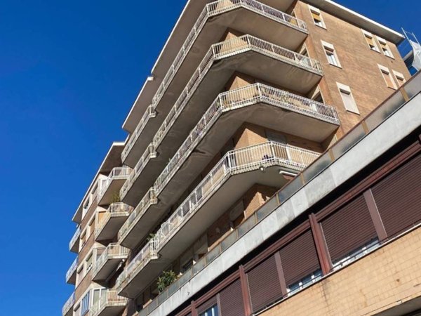 appartamento in vendita a Como in zona Como Centro