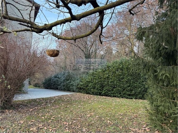 appartamento in vendita a Como in zona Rebbio