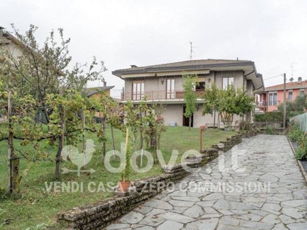 casa indipendente in vendita a Como in zona Acquanera