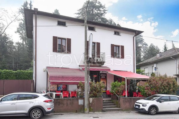 negozio in vendita a Como in zona Lora