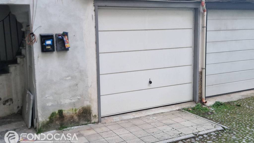 locale commerciale in vendita a Como in zona Borghi