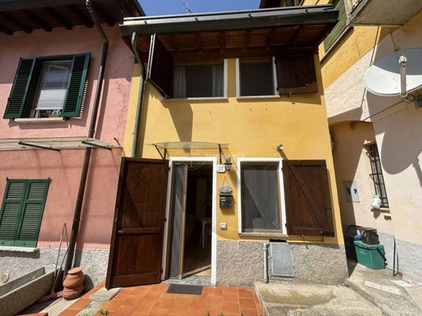 appartamento in vendita a Como in zona Muggiò