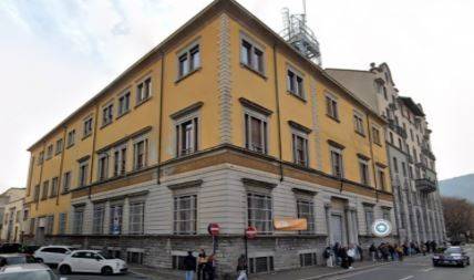 intera palazzina in vendita a Como in zona Borghi