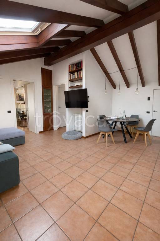 appartamento in vendita a Como in zona Sagnino