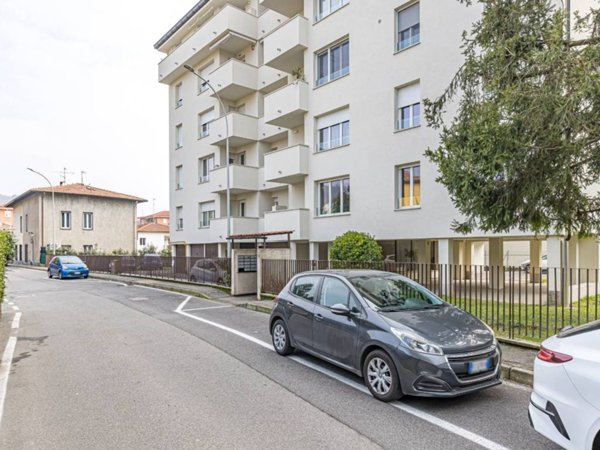 appartamento in vendita a Como in zona Rebbio