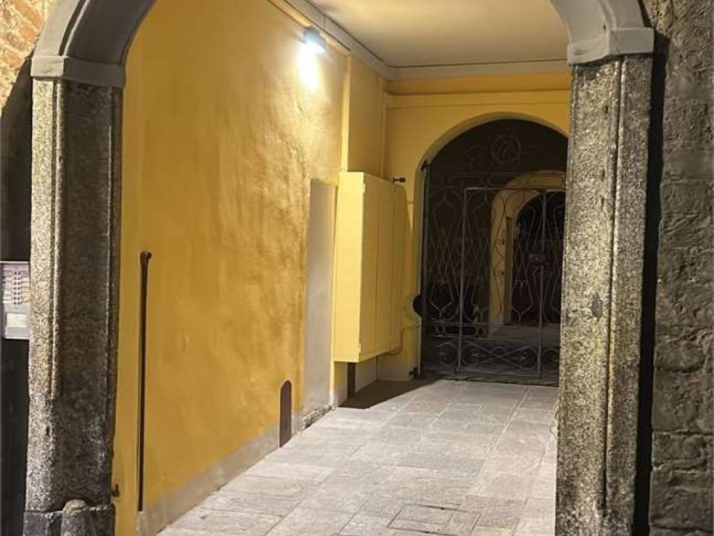appartamento in vendita a Como in zona Como Centro