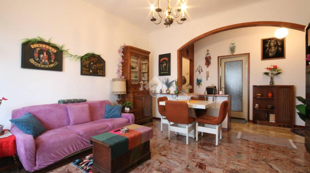 appartamento in vendita a Como in zona Ponte Chiasso