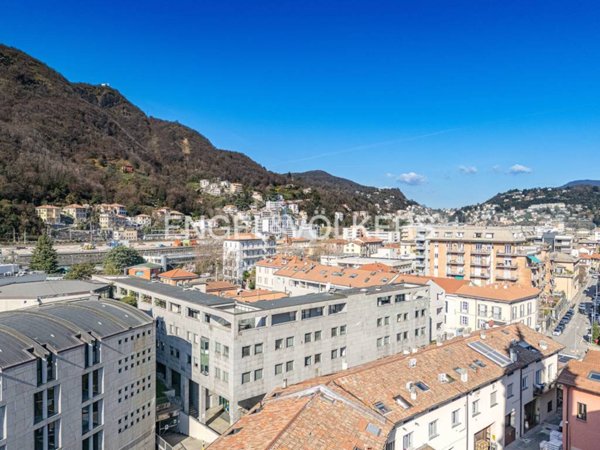 appartamento in vendita a Como in zona Viale Varese