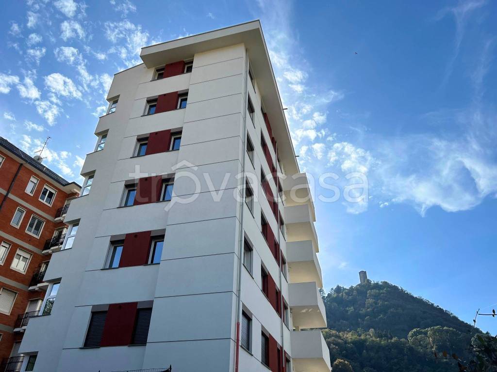 appartamento in vendita a Como in zona Borghi