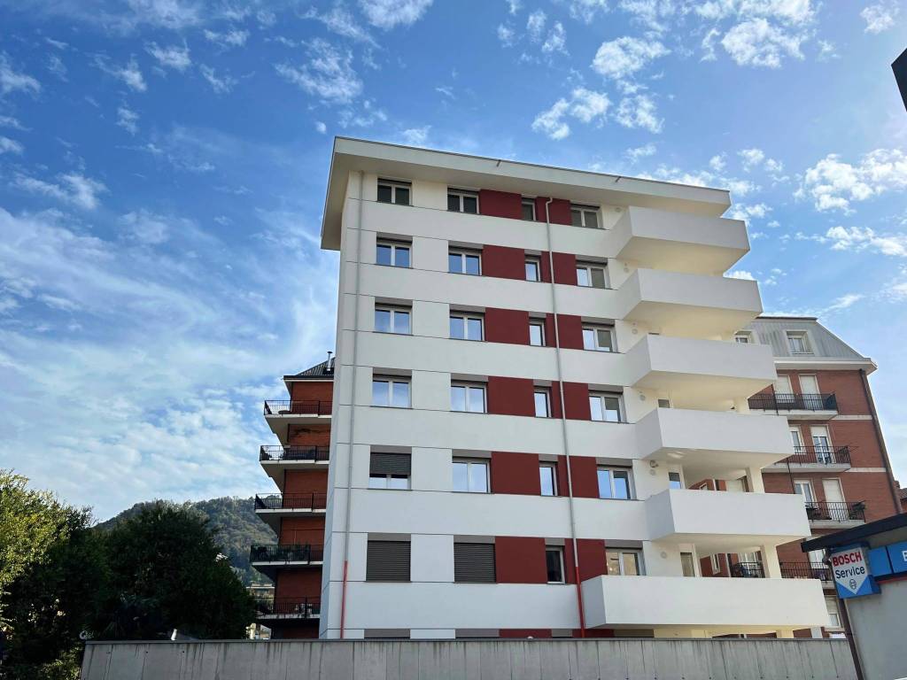 appartamento in vendita a Como in zona Borghi