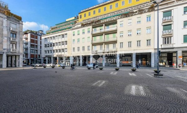 appartamento in vendita a Como in zona Como Centro