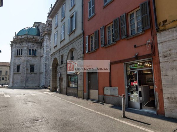 negozio in vendita a Como in zona Como Centro