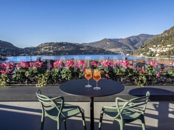 appartamento in vendita a Como in zona Como Centro