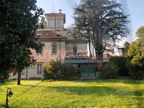 appartamento in vendita a Como in zona Breccia