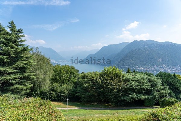 appartamento in vendita a Como in zona Como Centro