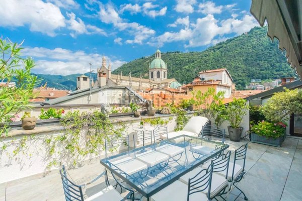 appartamento in vendita a Como in zona Como Centro