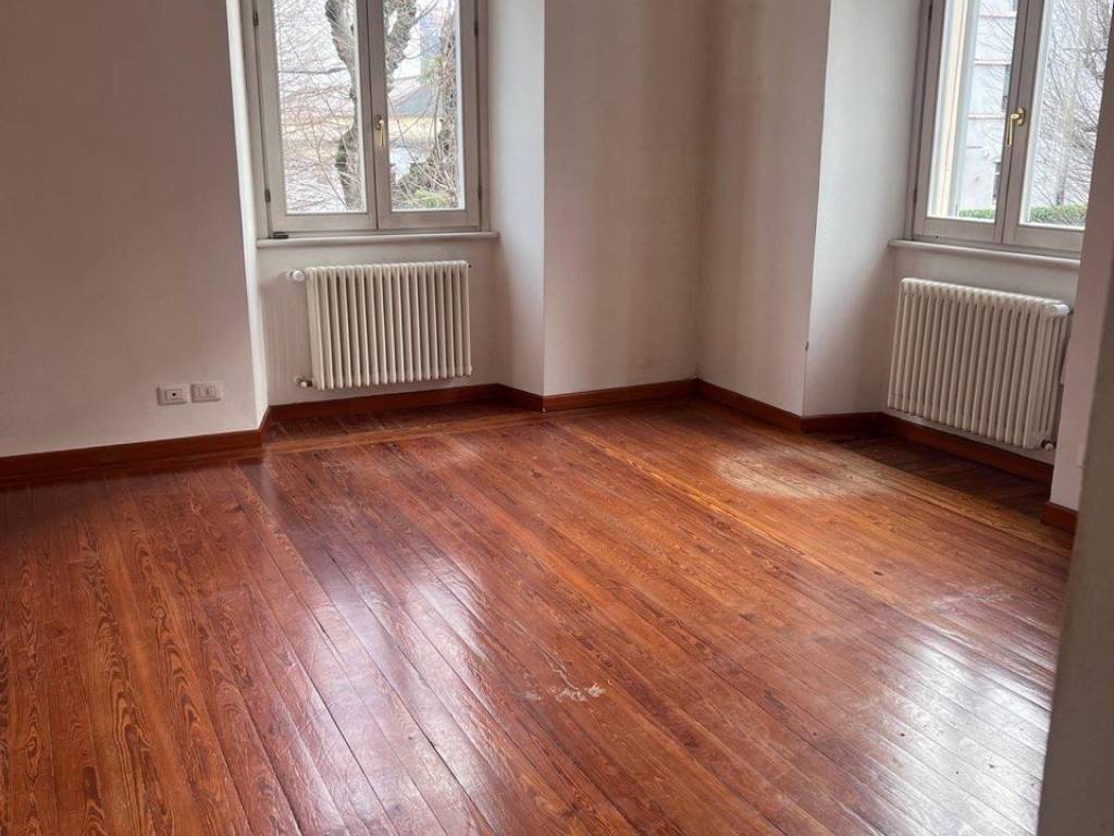 appartamento in vendita a Como in zona Lora