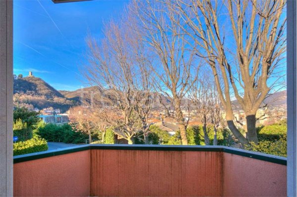 appartamento in vendita a Como in zona Salita dei Cappuccini