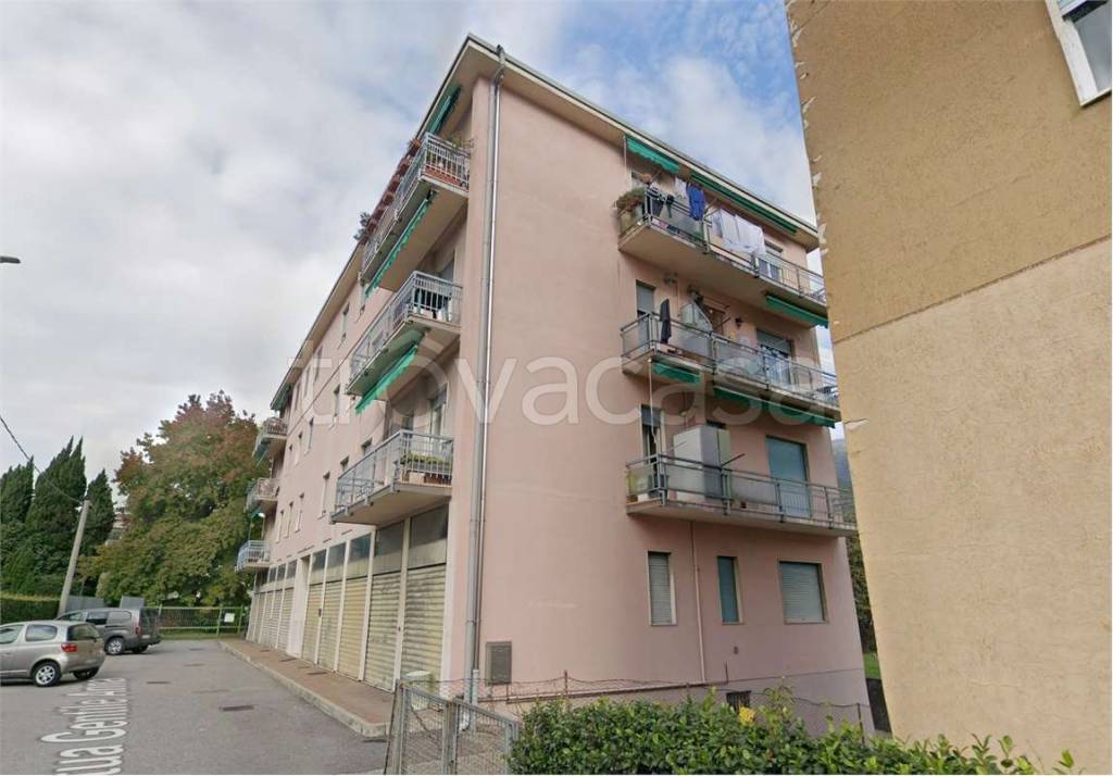 appartamento in vendita a Como in zona Tavernola