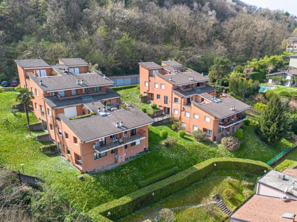 appartamento in vendita a Como in zona Tavernola