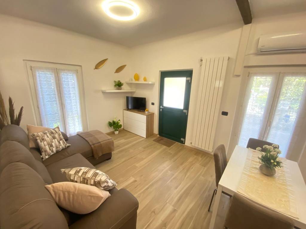 appartamento in vendita a Como in zona Villa Olmo