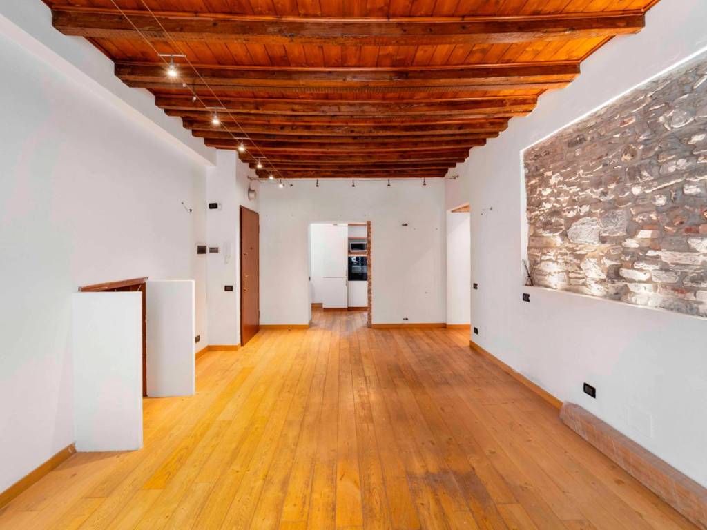 appartamento in vendita a Como in zona Como Centro