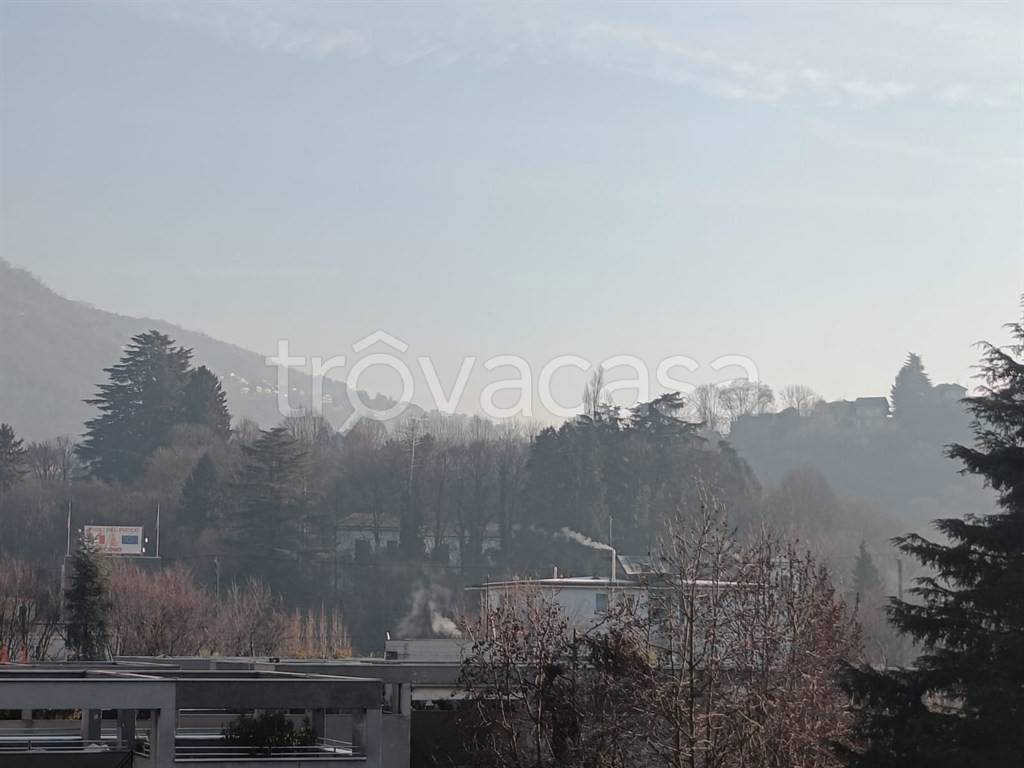 appartamento in vendita a Como in zona Borghi