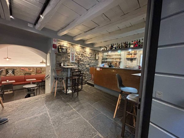 negozio in vendita a Como in zona Como Centro