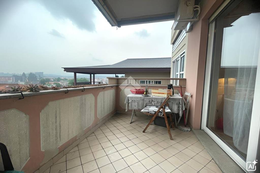 appartamento in vendita a Como in zona Rebbio