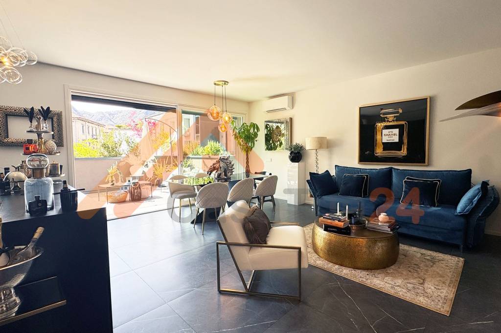 appartamento in vendita a Como in zona Borghi