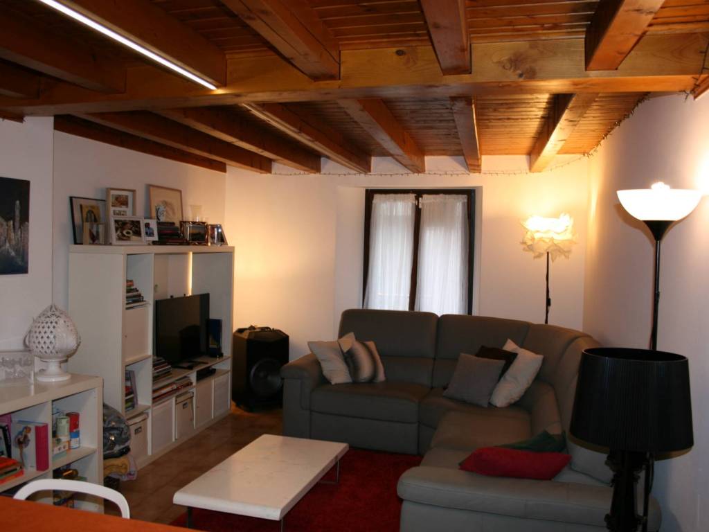 appartamento in vendita a Como in zona Borghi