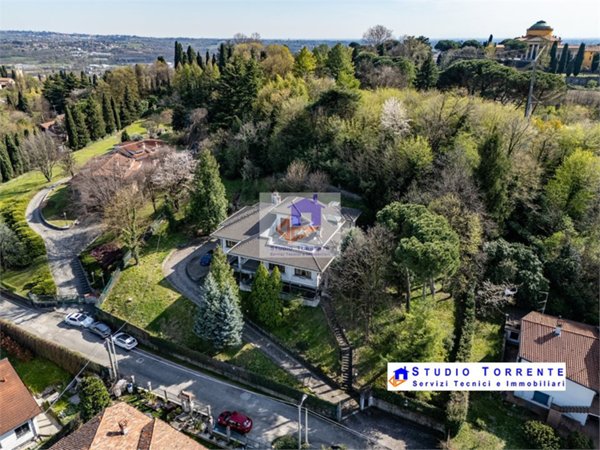 casa indipendente in vendita a Como