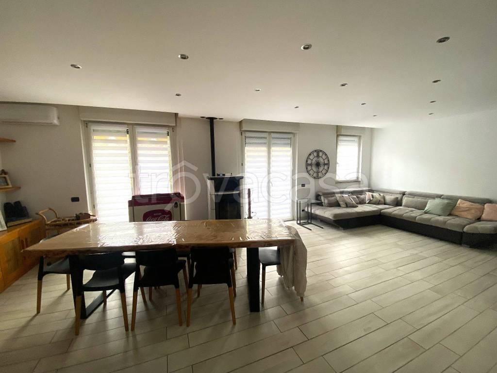 appartamento in vendita a Como in zona Rebbio