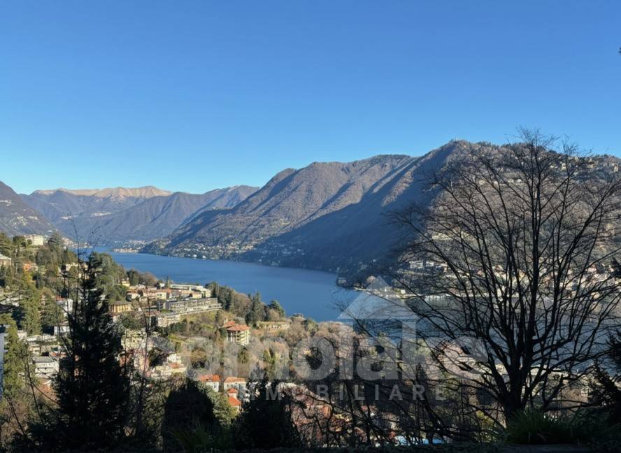 appartamento in vendita a Como in zona Villa Olmo