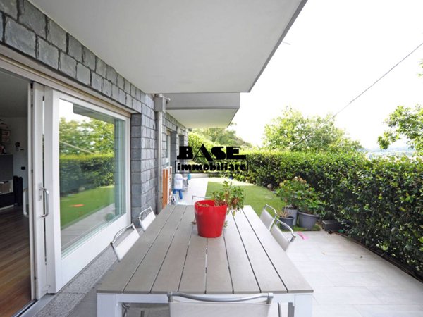 casa indipendente in vendita a Como in zona Lora