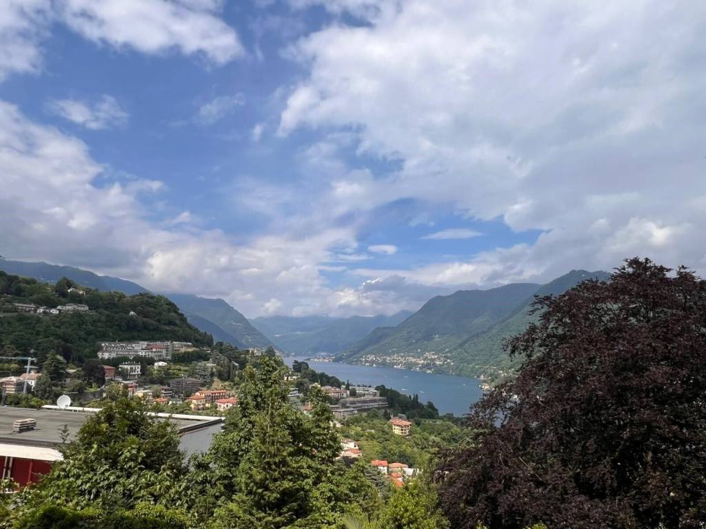 appartamento in vendita a Como in zona Monte Olimpino