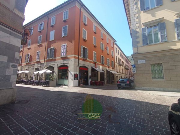 negozio in vendita a Como in zona Como Centro